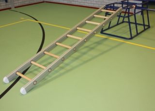 Kleutermateriaal ladder met haken